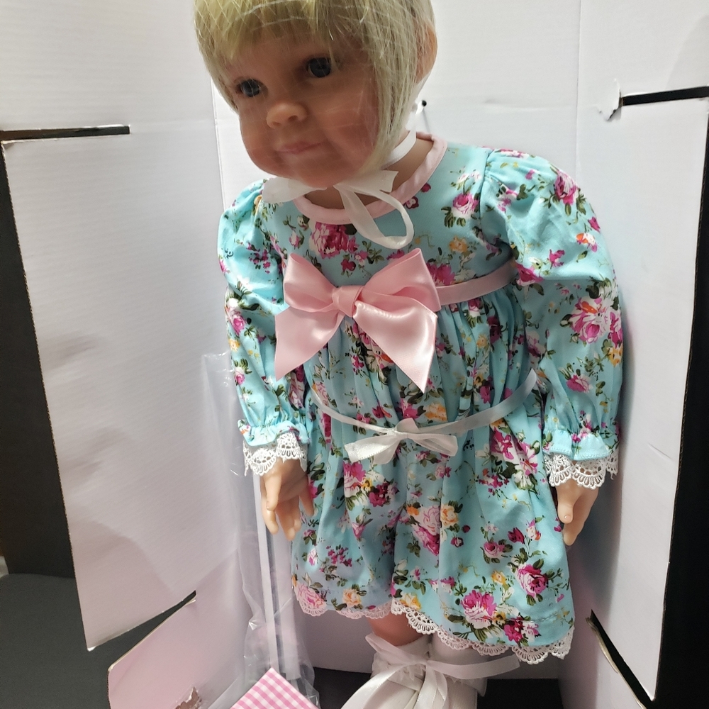 NEW! ASHTON DRAKE GALLERIES "Hannah" Toodler Girl Doll